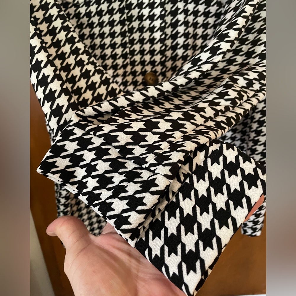 Houndstooth Shacket - Picture 4 of 4